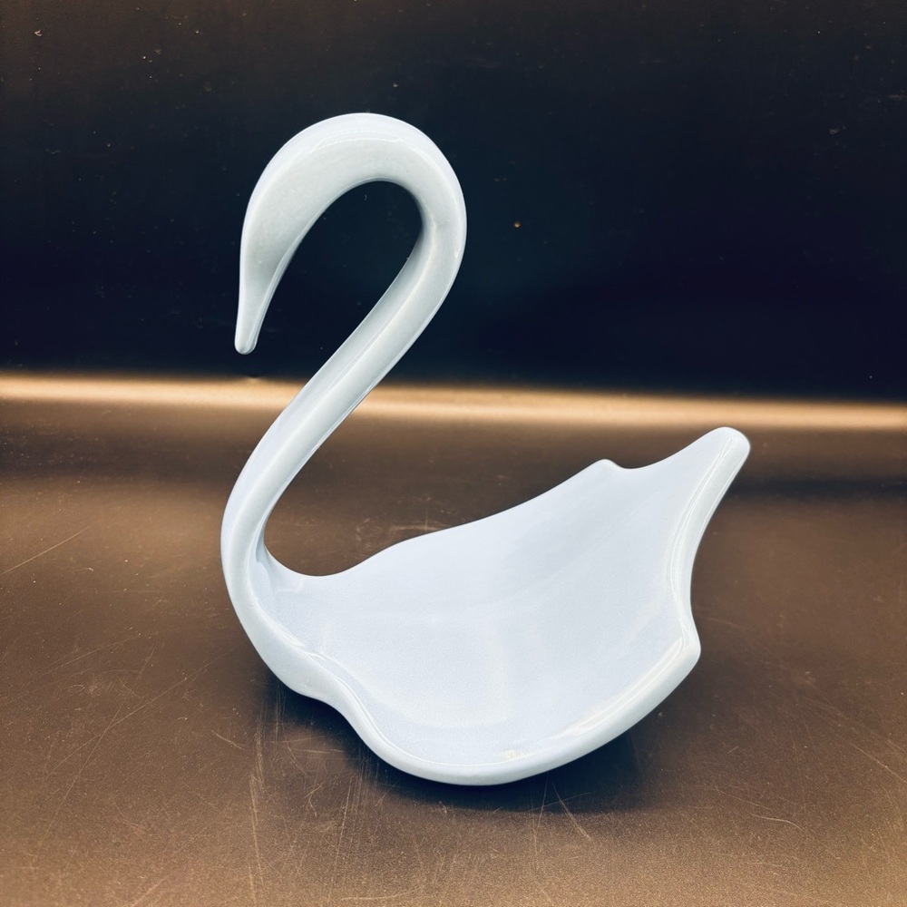 Vintage Nova Ceramics Towel Holder Swan MCM Bathroom Decor Soap‎ 7 1/2” Tall
